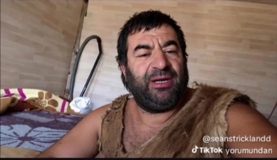 osimhennkap's tweet photo. atv’den milli maç izlemenin hissettirdiği pislik https://t.co/PtpaQmF53P