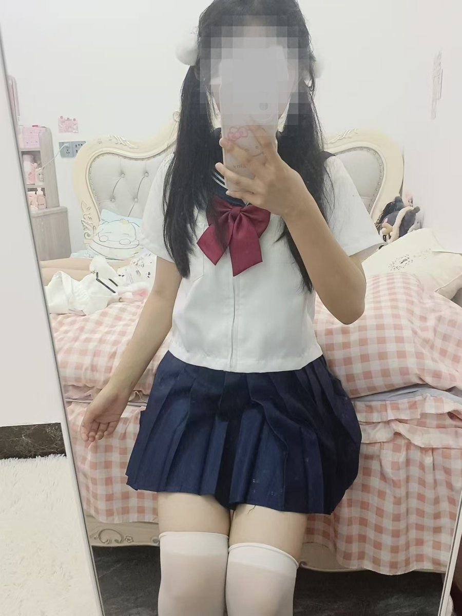 xiaomao733's tweet photo. 小萝莉 https://t.co/vN8t7rxR34