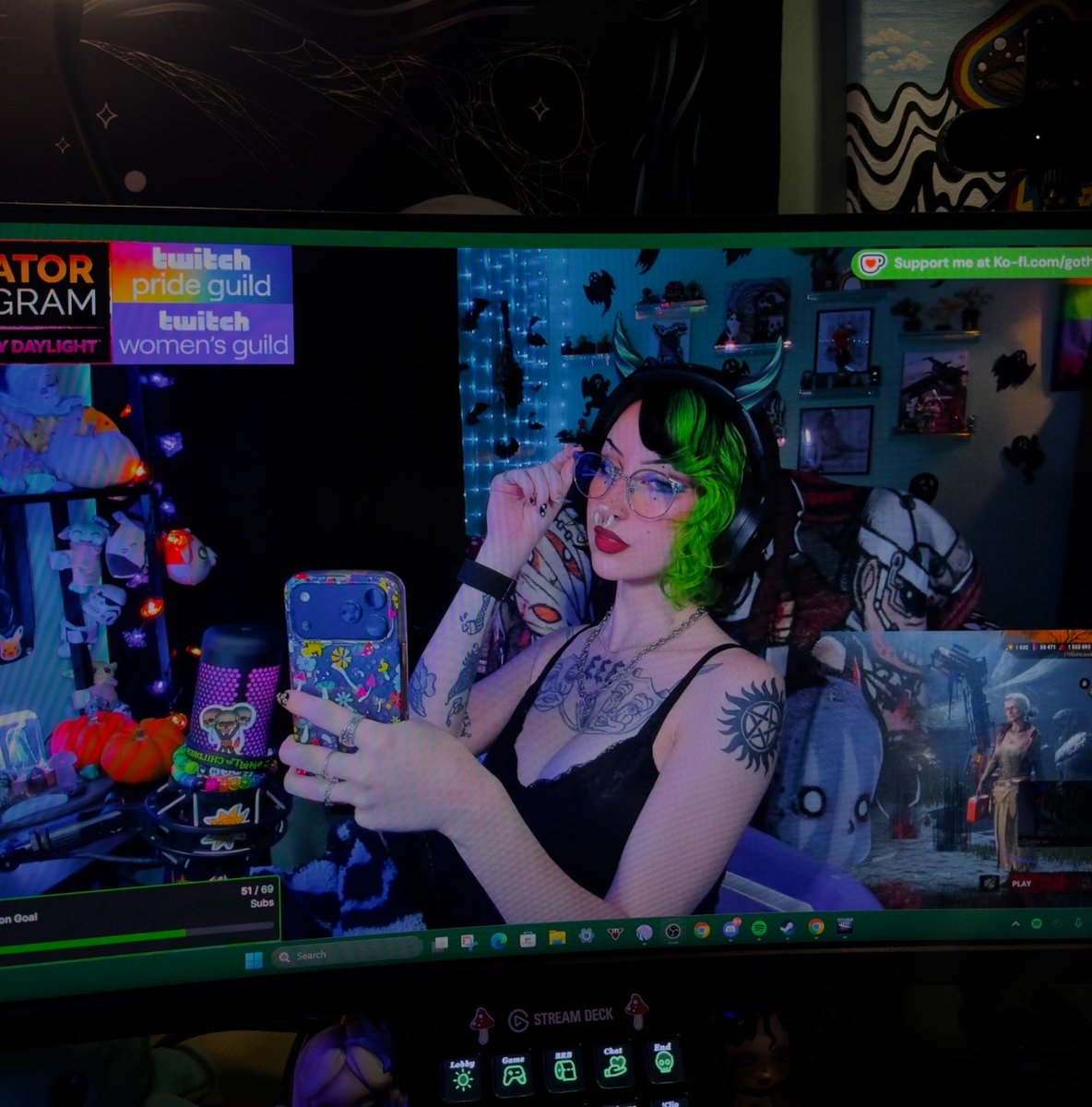 GothLunchTTV's tweet photo. Happy Friday!!!
Come join us for open lobby DBD and Halloween games!!!!
#DbdCreator #HalloweenTheGame
https://t.co/Nqc7cm2mQL https://t.co/ttZhJzAjzV