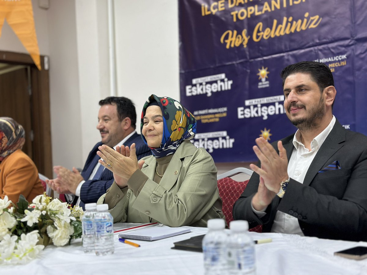 ProfDrAGurcan's tweet photo. Biz; birlikte düşünen, birlikte üreten, sahada omuz omuza yürüyen güçlü bir teşkilatız.

Mihalıççık İlçe Danışma Meclisi Toplantımızda, davamıza emek veren kıymetli teşkilat mensuplarımızla bir araya geldik.

Mahalle mahalle, hane hane yürüttüğümüz çalışmaların sahadaki karşılığını konuştuk; teşkilatımızın görüşlerini dinledik, Mihalıççık’ımız için atacağımız yeni adımları ele aldık.

Bizim siyasetimiz; milletin sesini duyan, kapısını çalan, derdiyle dertlenen ve çözüm için çalışan bir siyaset anlayışıdır. Bu anlayışla, Genel Başkanımız ve Cumhurbaşkanımız Sayın Recep Tayyip Erdoğan’ın liderliğinde milletimizle aramızdaki bağı daha da güçlendirmeye devam edeceğiz.

İlçe Başkanımız Sayın Saffet Çay başta olmak üzere emeğiyle, gayretiyle davamıza güç katan tüm teşkilat mensuplarımıza teşekkür ediyor; Mihalıççık İlçe Danışma Meclisi Toplantımızın hayırlara vesile olmasını diliyorum.

📍 Mihalıççık