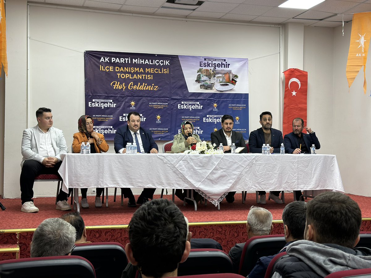 ProfDrAGurcan's tweet photo. Biz; birlikte düşünen, birlikte üreten, sahada omuz omuza yürüyen güçlü bir teşkilatız.

Mihalıççık İlçe Danışma Meclisi Toplantımızda, davamıza emek veren kıymetli teşkilat mensuplarımızla bir araya geldik.

Mahalle mahalle, hane hane yürüttüğümüz çalışmaların sahadaki karşılığını konuştuk; teşkilatımızın görüşlerini dinledik, Mihalıççık’ımız için atacağımız yeni adımları ele aldık.

Bizim siyasetimiz; milletin sesini duyan, kapısını çalan, derdiyle dertlenen ve çözüm için çalışan bir siyaset anlayışıdır. Bu anlayışla, Genel Başkanımız ve Cumhurbaşkanımız Sayın Recep Tayyip Erdoğan’ın liderliğinde milletimizle aramızdaki bağı daha da güçlendirmeye devam edeceğiz.

İlçe Başkanımız Sayın Saffet Çay başta olmak üzere emeğiyle, gayretiyle davamıza güç katan tüm teşkilat mensuplarımıza teşekkür ediyor; Mihalıççık İlçe Danışma Meclisi Toplantımızın hayırlara vesile olmasını diliyorum.

📍 Mihalıççık