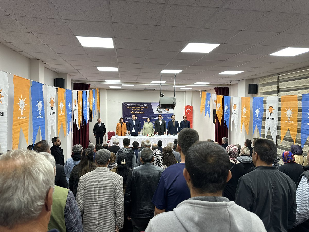 ProfDrAGurcan's tweet photo. Biz; birlikte düşünen, birlikte üreten, sahada omuz omuza yürüyen güçlü bir teşkilatız.

Mihalıççık İlçe Danışma Meclisi Toplantımızda, davamıza emek veren kıymetli teşkilat mensuplarımızla bir araya geldik.

Mahalle mahalle, hane hane yürüttüğümüz çalışmaların sahadaki karşılığını konuştuk; teşkilatımızın görüşlerini dinledik, Mihalıççık’ımız için atacağımız yeni adımları ele aldık.

Bizim siyasetimiz; milletin sesini duyan, kapısını çalan, derdiyle dertlenen ve çözüm için çalışan bir siyaset anlayışıdır. Bu anlayışla, Genel Başkanımız ve Cumhurbaşkanımız Sayın Recep Tayyip Erdoğan’ın liderliğinde milletimizle aramızdaki bağı daha da güçlendirmeye devam edeceğiz.

İlçe Başkanımız Sayın Saffet Çay başta olmak üzere emeğiyle, gayretiyle davamıza güç katan tüm teşkilat mensuplarımıza teşekkür ediyor; Mihalıççık İlçe Danışma Meclisi Toplantımızın hayırlara vesile olmasını diliyorum.

📍 Mihalıççık