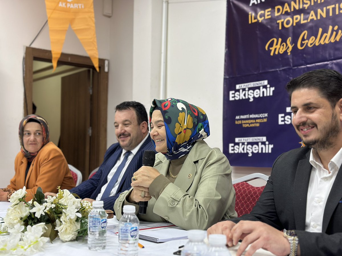 ProfDrAGurcan's tweet photo. Biz; birlikte düşünen, birlikte üreten, sahada omuz omuza yürüyen güçlü bir teşkilatız.

Mihalıççık İlçe Danışma Meclisi Toplantımızda, davamıza emek veren kıymetli teşkilat mensuplarımızla bir araya geldik.

Mahalle mahalle, hane hane yürüttüğümüz çalışmaların sahadaki karşılığını konuştuk; teşkilatımızın görüşlerini dinledik, Mihalıççık’ımız için atacağımız yeni adımları ele aldık.

Bizim siyasetimiz; milletin sesini duyan, kapısını çalan, derdiyle dertlenen ve çözüm için çalışan bir siyaset anlayışıdır. Bu anlayışla, Genel Başkanımız ve Cumhurbaşkanımız Sayın Recep Tayyip Erdoğan’ın liderliğinde milletimizle aramızdaki bağı daha da güçlendirmeye devam edeceğiz.

İlçe Başkanımız Sayın Saffet Çay başta olmak üzere emeğiyle, gayretiyle davamıza güç katan tüm teşkilat mensuplarımıza teşekkür ediyor; Mihalıççık İlçe Danışma Meclisi Toplantımızın hayırlara vesile olmasını diliyorum.

📍 Mihalıççık