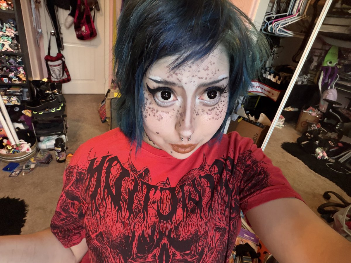 domoplushie's tweet photo. cleared my following so i’m ready for new ppl in my circle >_< 
#moothunt #emotwt 
hi my name is evil
i’m 22 
i like to draw and watch anime 
i love mlp and creepypasta 
anyways i wanna make more friends on here so follow meh :P https://t.co/BL41x5Jq8L