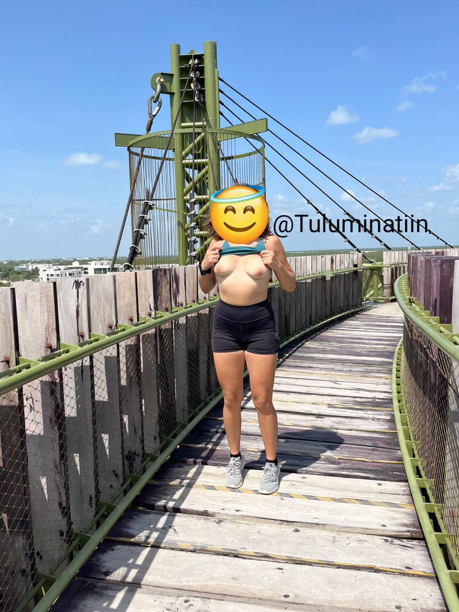 Tuluminatiin's tweet photo. Excelente lugar para tomar el sol esperamos y el guardia también pensara lo mismo 🔥
#tulum
#exibit
#jaguar https://t.co/bI1sywghpD