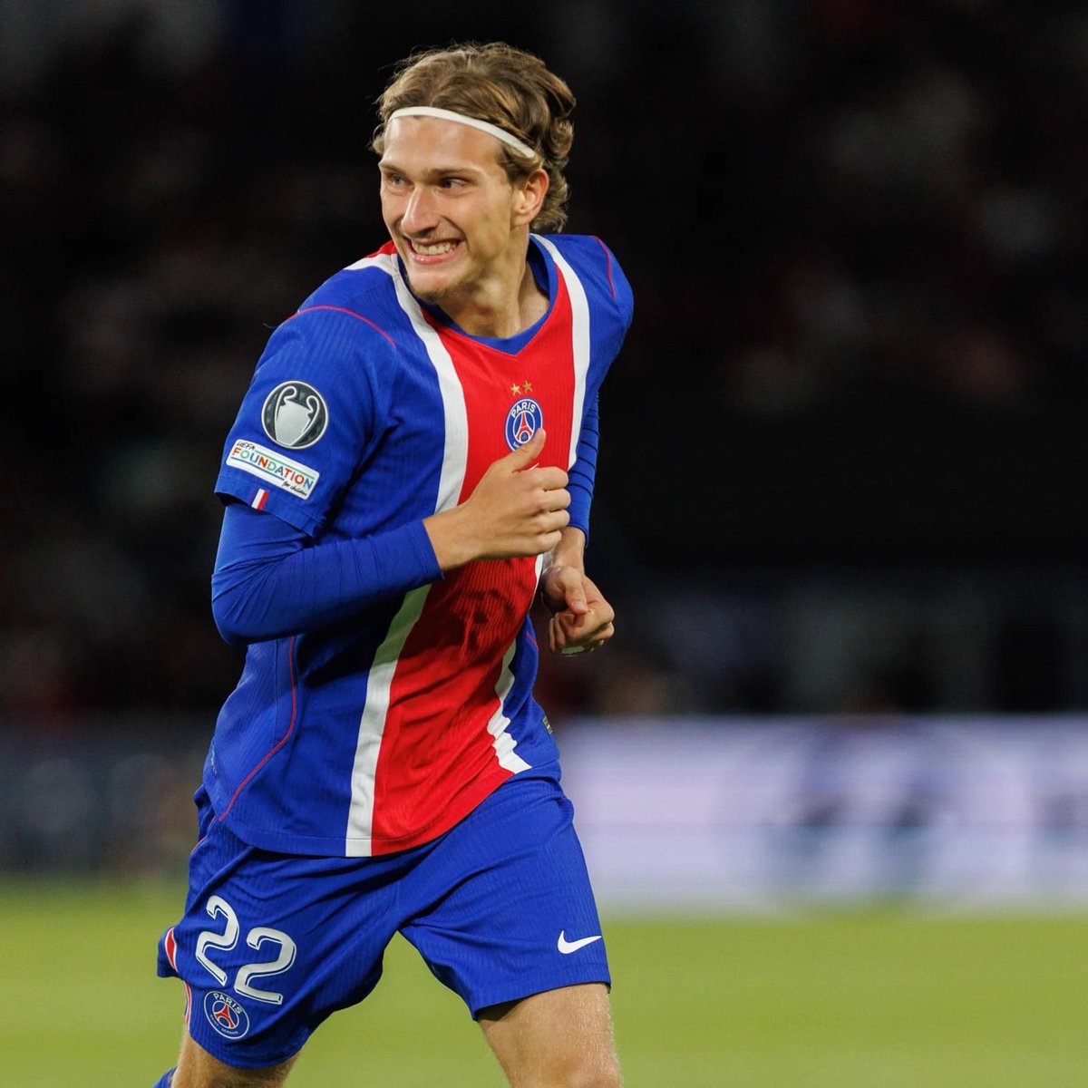 MichaelSantang5's tweet photo. #NationsLeague League A Group A1
#Azzure ๐๐ฎ๐น0 #Belgium ๐ง๐ช1
Mika Godts #PSG breaks through for the Belgians 20' https://t.co/ME7YQgrlWF