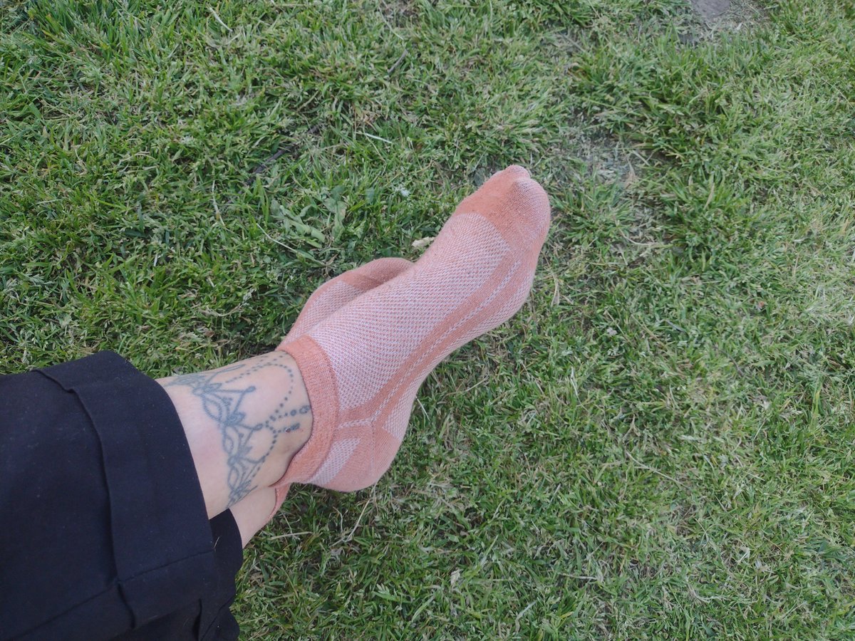 Luna87c's tweet photo. Would you choose this pair or the bare feet? 👀
#Socks #Feet #FootLovers #SocksLover #FeetPics https://t.co/O4qQxgTw7q