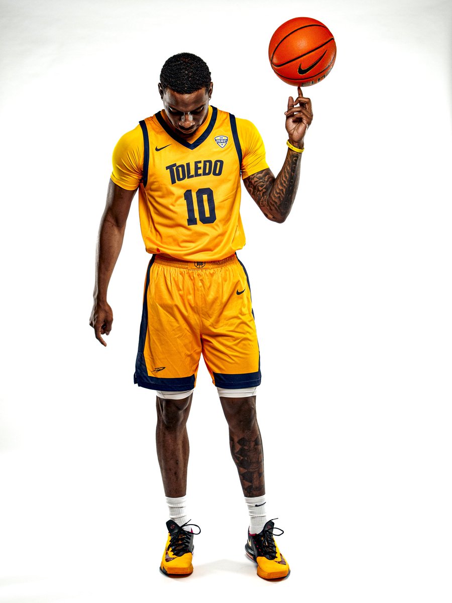 Toledo_MBB's tweet photo. The Gold Standard 🤩

New gold uniforms have entered the chat 👏 https://t.co/YMjqkqC9c5
