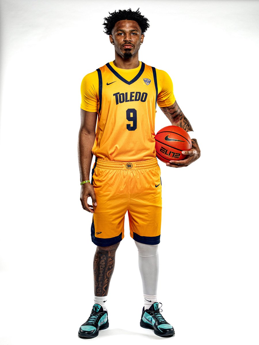 Toledo_MBB's tweet photo. The Gold Standard 🤩

New gold uniforms have entered the chat 👏 https://t.co/YMjqkqC9c5