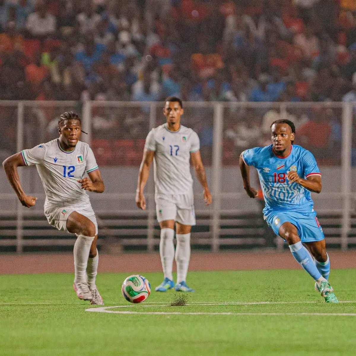 ActuFootRDCongo's tweet photo. Première sélection ✅
Mettre le monde d’accord en moins de 10 minutes ✅

Junior Kadile 🤩 https://t.co/qQmFXU0oQh