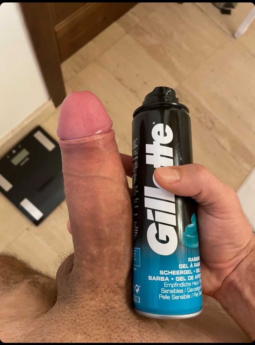 BigDicklatin2's tweet photo. One of my bro’s I swap dick pics with 😈 🍆💦💦
#bros #broingout #bigdick #bigcock #fatbulge #bulge #malebonding https://t.co/1RXPsRzG0Q