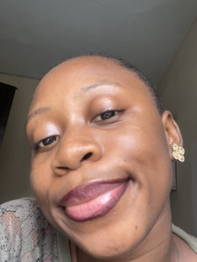 Radical_tems's tweet photo. Skin>>>>
Lip combo>>>
🥹❤️ https://t.co/MSmtcOaNG2