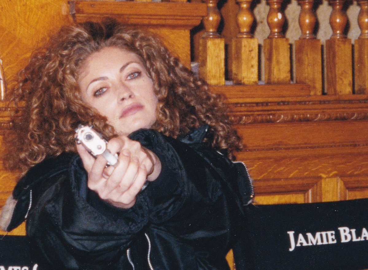 horrorsthetics's tweet photo. this LEGENDARY queen https://t.co/2AxUjKpI26