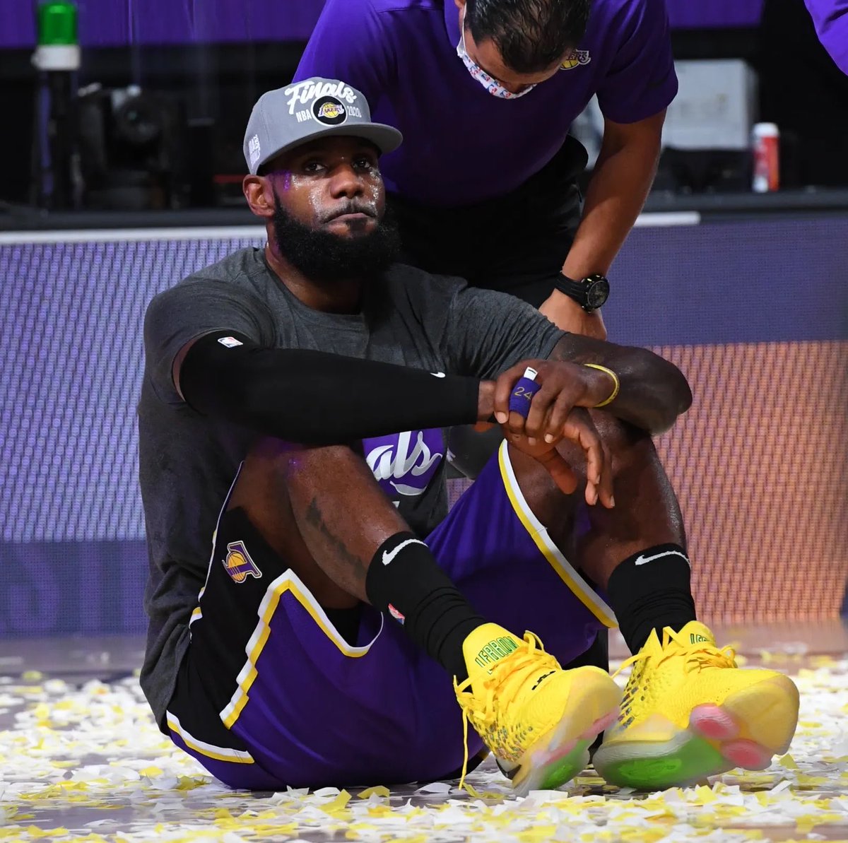 LegionHoops's tweet photo. LeBron on winning a title with the Lakers in 2020:

“I still think about like not being able to do the parade due to COVID. That bothers me. On a scale from 1 to 10, it’s a 20.”

(via @mindthegamepod) https://t.co/TSOt4y81Yx