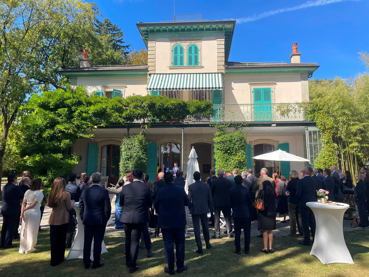 BelgiumUNGeneva's tweet photo. Equity is at the heart of his Manifesto with focus on low income countries, fragile states, States in conflicts, and Small Island &amp; Developing States. Read his manifesto here: https://t.co/JREwYvAs6h 
#BelgiumAtUN #BE4Multilateralism #HealthForAll
4/4 https://t.co/I1Gnwr9Sez