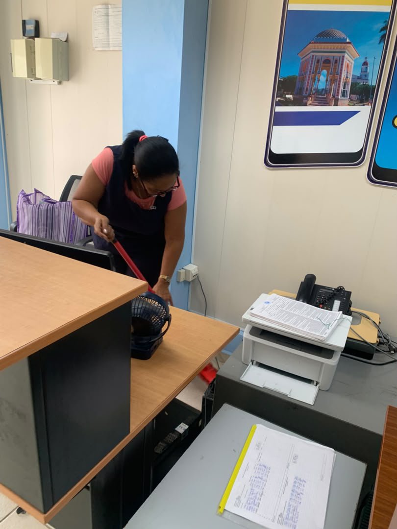 ETECSAGranma's tweet photo. Cambio de labor en unidades de #Manzanillo eso es muestra del sentido de pertenencia de este equipo. #EtecsaConCuba https://t.co/RQzJUGjOrJ