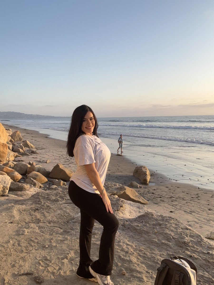69trulove19's tweet photo. Good afternoon from San Diego 💕 I haven’t felt so happy in a while. I hope you all are having a wonderful day today ⛅️ https://t.co/NvnKK2wqqM