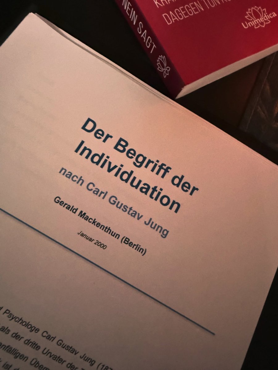 VilmaGephardt's tweet photo. Für C. G. Jung ist Individuation der lebenslange Weg zur Selbstwerdung: Das bewusste Ich integriert unbewusste Anteile, insbesondere den Schatten, und findet zur Ganzheit. Nicht Egoismus, sondern innere Wahrheit und tiefere Verbundenheit mit der https://t.co/VDqUy3o4gQ