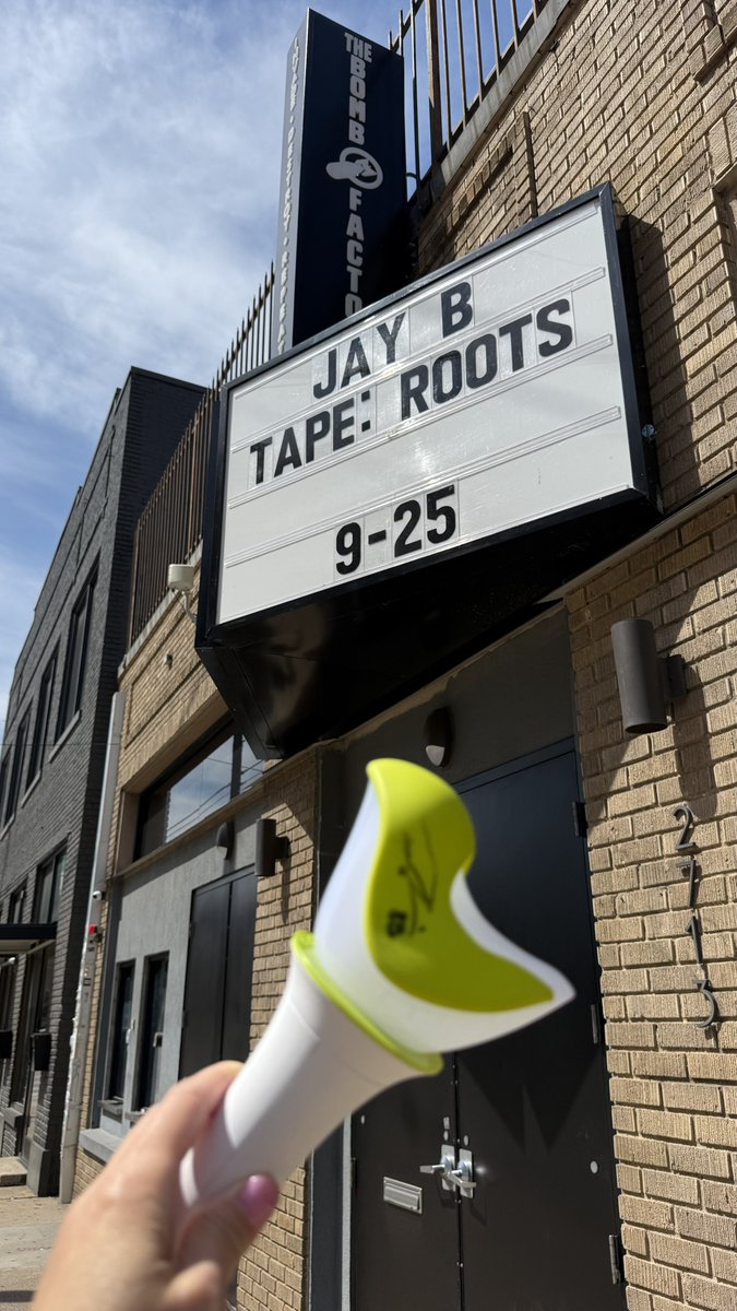 Truc_Emerald's tweet photo. Ready for the Dallas show!!! 💚🤠

#2026tape_roots_Dallas
#2026tape_roots_USA
#JAYB #제이비 https://t.co/SUi4pijzwb