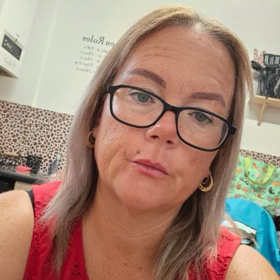 Rebeccasue01's tweet photo. #NewProfilePic https://t.co/fZVUvp9NaX