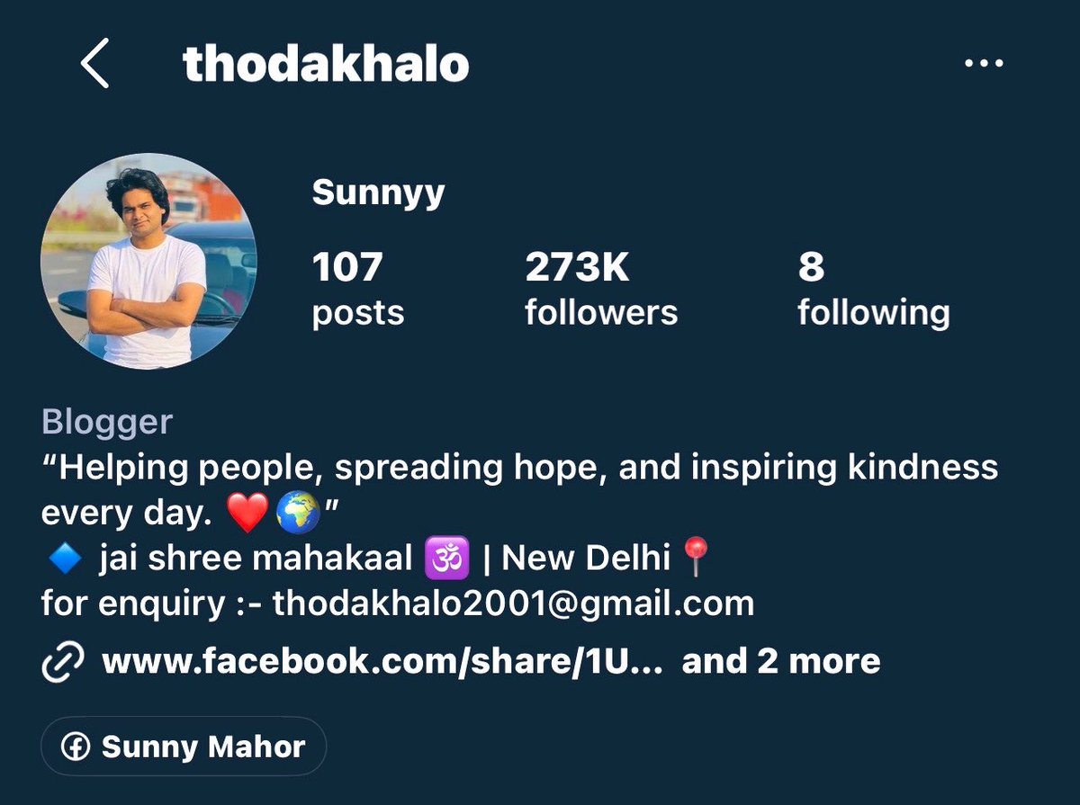 time4rev's tweet photo. Hindu creator/influencer Sunny Mahor raised roughly ₹6.3–6.5 outside Jama Masjid, Delhi after Jummah. 

Volunteers wore T-shirts “HUMANITY FIRST” / “SAVE CHILD” to extract money from Muslims. 

Interestingly, every video of his begins with the Hindu greeting JSR or JSK. https://t.co/U0yFIqqDjN