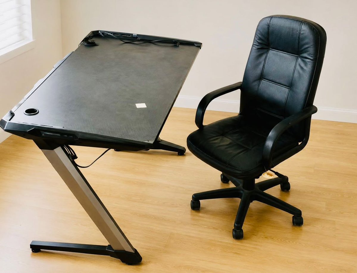 FatihPrens's tweet photo. ¿Vienen los nietos este verano? Tenemos carritos, bicicletas y juguetes de madera para todas las edades. Para adolescentes: escritorio gaming Ultradesk con cableado integrado y gran espacio. Calle Nancy 1, Jávea. L-S, 10:00-13:00 https://t.co/w5AjNFizTM