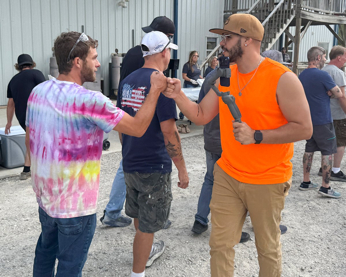 SignFabInc's tweet photo. A great team deserves a great lunch! ♨️

Sign Fab® celebrated our annual Employee Appreciation Lunch at our Stoutland, MO headquarters. We’re grateful for the people who keep our operation moving every day! 👏

#SignFab #EmployeeAppreciation #SignIndustry https://t.co/RYfXPPUOTn