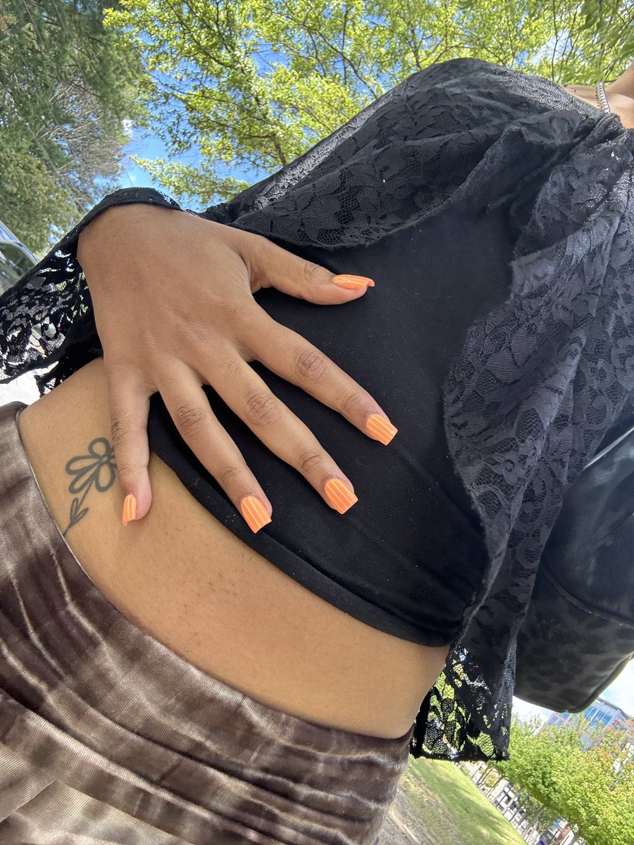 usertoobadd's tweet photo. happy fall 🍂 https://t.co/AJHyoq6cPN