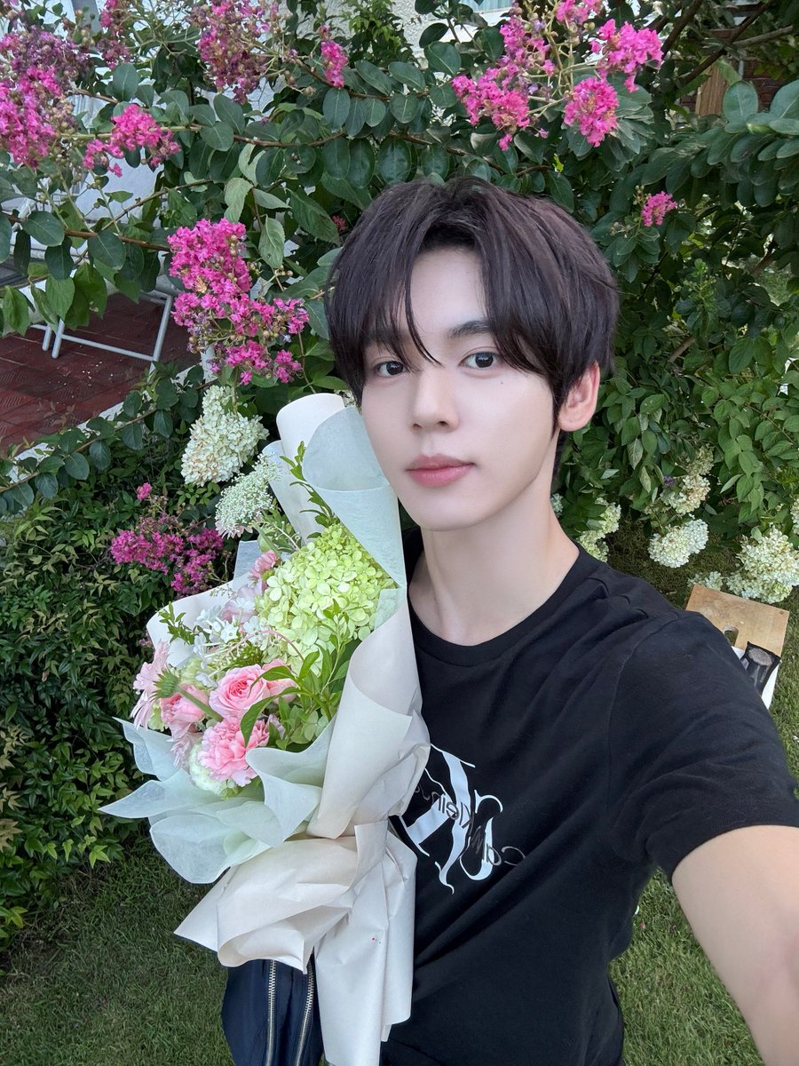 xseungminism's tweet photo. looking 4 interactive moots 
────⋆⋅☆⋅⋆──

ults: skz, zb2ble, riize
i also stan: txt, &amp;team, svt, monsta x, oneus (+many more)

she/her 🇨🇳🇸🇪, 18
byf: https://t.co/IybJcoPjDg

if you fit dni ill not fb
.⋆ 𖥔 ݁ ˖₊‧.⭒.‧₊˖ ݁𖥔 ݁˖ .

♡ / ↺ = moots
#kpoptwt #stantwt https://t.co/1D5DyXb5p7