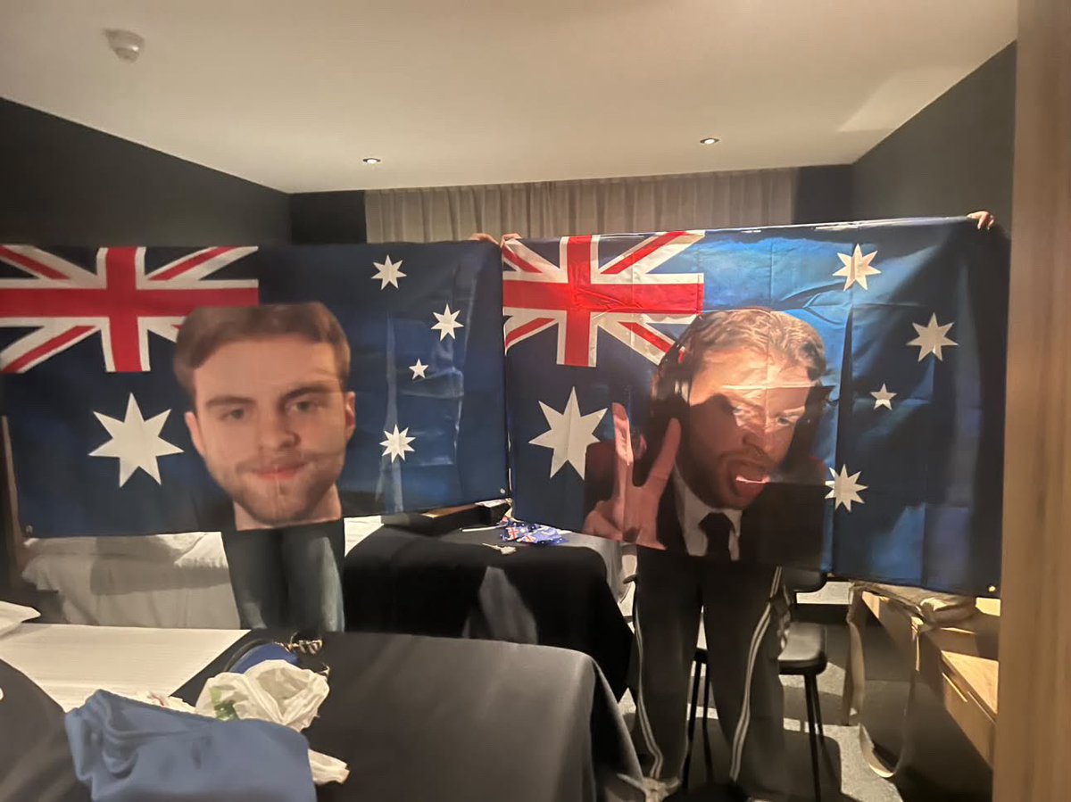 aethrfnt's tweet photo. we wanna get our shirts signed, we have an extra for you declan. come find us. 

@oce_dex @CLOWSY_ @CrusadesNZ @phazmaAU_ @resignzfnt @tinkafn @AussieAntics https://t.co/ogqRPMbeoL