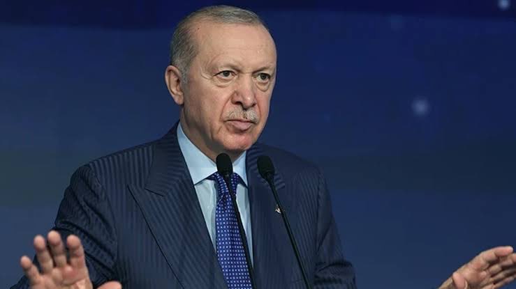 dailyislamist's tweet photo. 🗣️ CB Erdoğan:

“Türkiye'nin İsrail halkıyla veya herhangi bir toplumla husumeti yoktur. 

İtirazımız, uluslararası hukuka aykırı gördüğümüz politikalara ve bölgemizde istikrarsızlığı derinleştiren adımlaradır.”

(Newsweek) https://t.co/NNGOdPAPKc