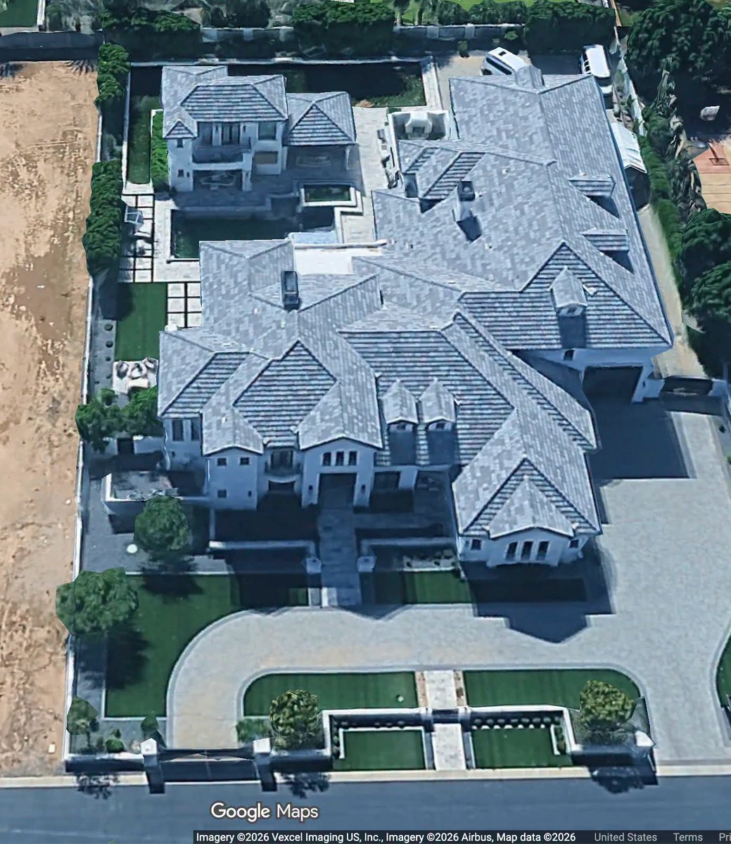 RobGerundo's tweet photo. You too could have a house like this!  All you have to do is defraud the government out of $35 million with another healthcare scam!!!  How much of our $40 trillion of debt is due to fraud? https://t.co/2Y9ItBtXo0