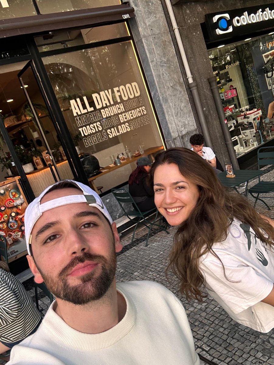 ElL3Na_'s tweet photo. It’s funny how @DsMatie and I had pastel de nata today in Porto 🇵🇹 and we will see each other again in a few days in India 🇮🇳
Gotta love the @Shopify meet ups 🙌🏻
#UniteSummit is over @ShopQuestHQ here we come 🥳 https://t.co/43jd03u9XX