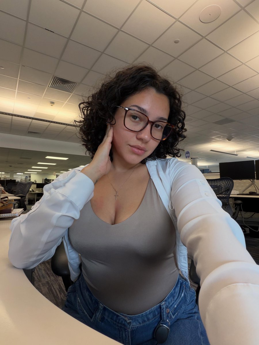 BlessedbytheJ's tweet photo. Office siren reporting for duty. https://t.co/pl9s2TmTwm