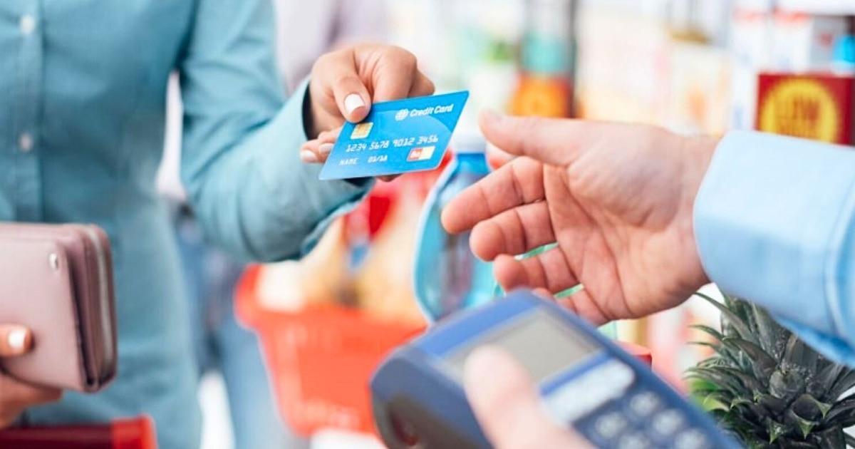 infobaeperu's tweet photo. Llega el Día del Shopping, pero la SBS pide que te preguntes si esa compra deseada afectará tu presupuesto https://t.co/jpH7loKTJ5 https://t.co/2DCH2atXkS