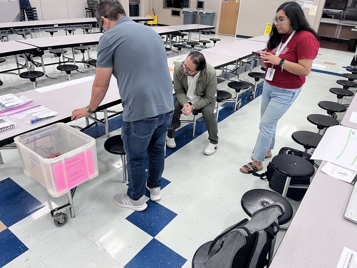 teashalbrown's tweet photo. @FBISDSTEM Our bilingual teachers are living the student experience during Science JEPL!!   

Thank you @MaryHolleyElem1 for hosting  

#BilingualEducation #StudentExperience #ProfessionalLearning #EngagedLearning #TeacherGrowth https://t.co/tDSMt3Qphe