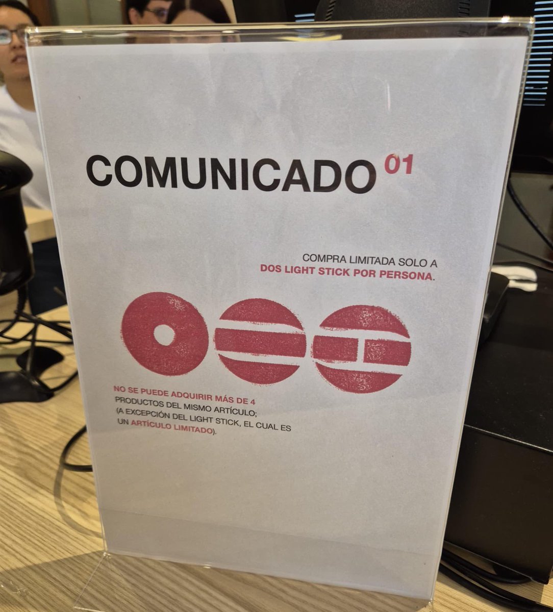 equalitysev7n's tweet photo. 📢  Límite de compra

• Light Stick: máximo 2 unidades por persona.
• No se permite comprar más de 4 productos del mismo artículo.
•  El Light Stick tiene un límite especial de compra (2).

📌Por favor respetar las condiciones de compra. https://t.co/pJVcKrF07y
