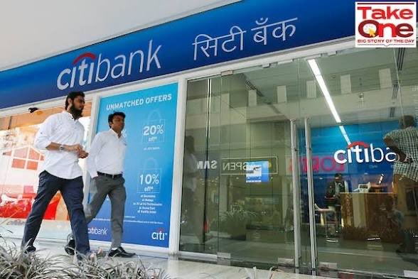 LayoffAI's tweet photo. 1,000 PEOPLE CUT AT CITBANK

Same week the stock hit a new high and the CEO got a raise to $42 million.

Roles moved to Chennai and to the H-1B desk. 

Citi filed more visa paperwork last year than almost any bank in America. 

Top title on those forms: Software Developer. https://t.co/F4GFejAI7o