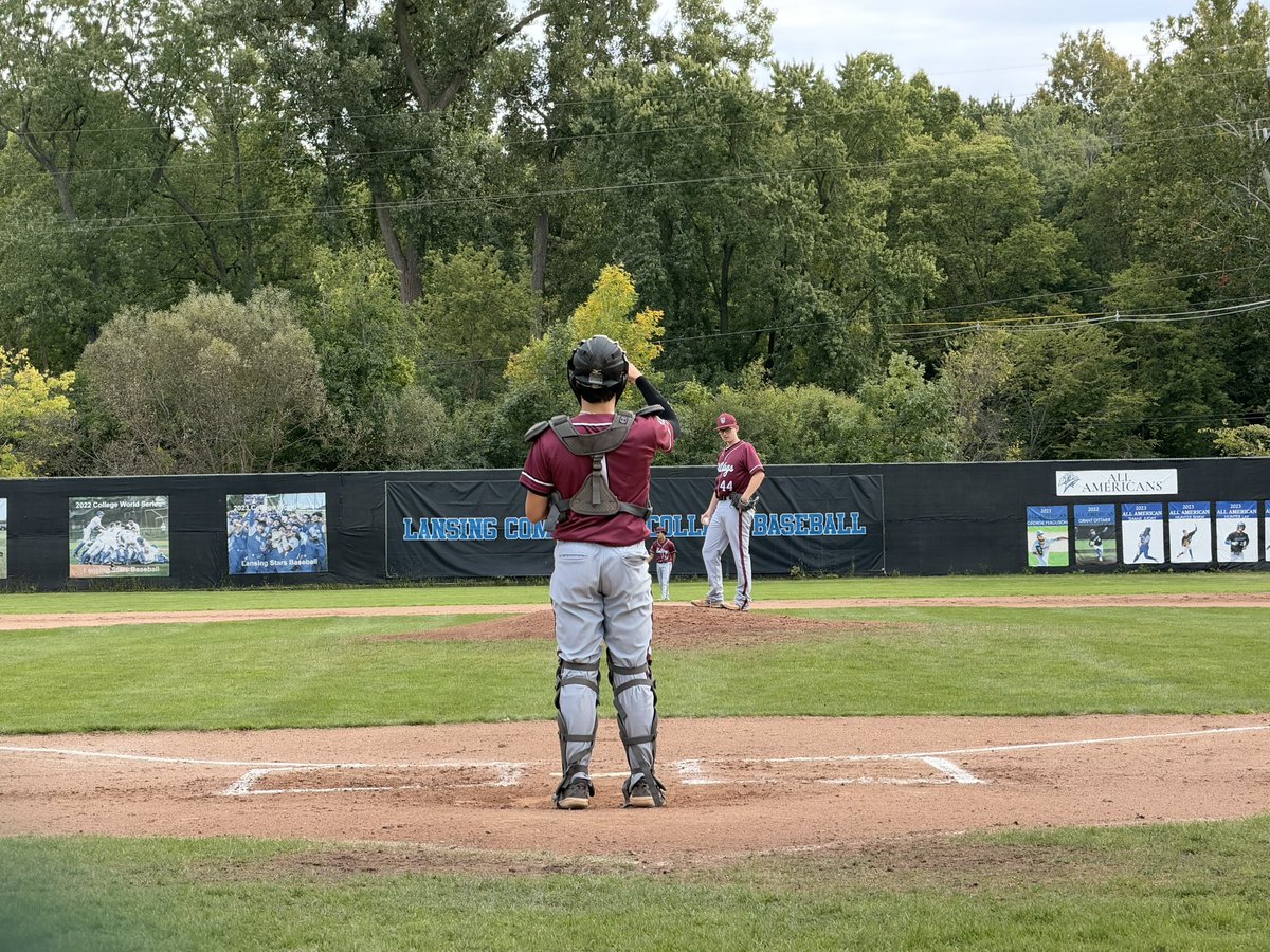 CanBulldogs's tweet photo. 𝐃𝐨𝐠𝐬 𝐂𝐨𝐥𝐥𝐞𝐠𝐞 𝐓𝐨𝐮𝐫‼️
📍Lansing, MI
🆚 Lansing Stars
🏟️ Kircher Municipal Stadium
⌚️3:00 PM
SP: @Miller90Cal | #DogsFallTrip26 https://t.co/pJ9oeppTGB