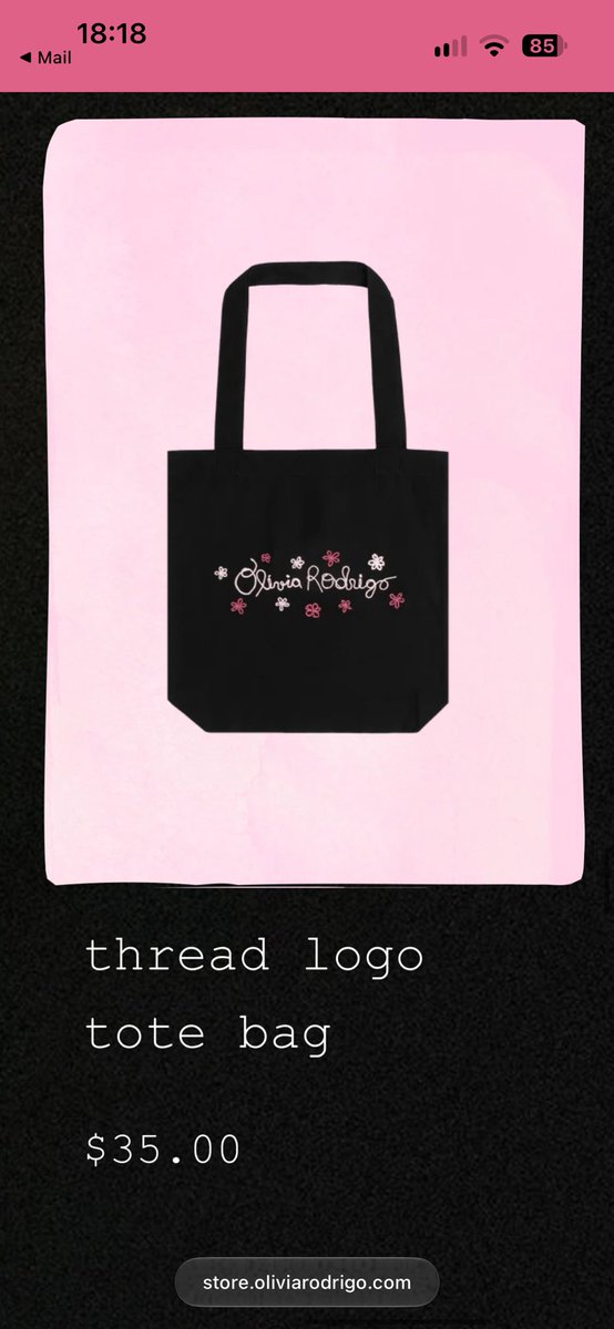 good4arthur's tweet photo. VIP package for #TheUnraveledTour contains the Olivia tote bag with a pink lamitate, keychain, sleeping mask and a pink Olivia bandana! https://t.co/zDUr5796ZN