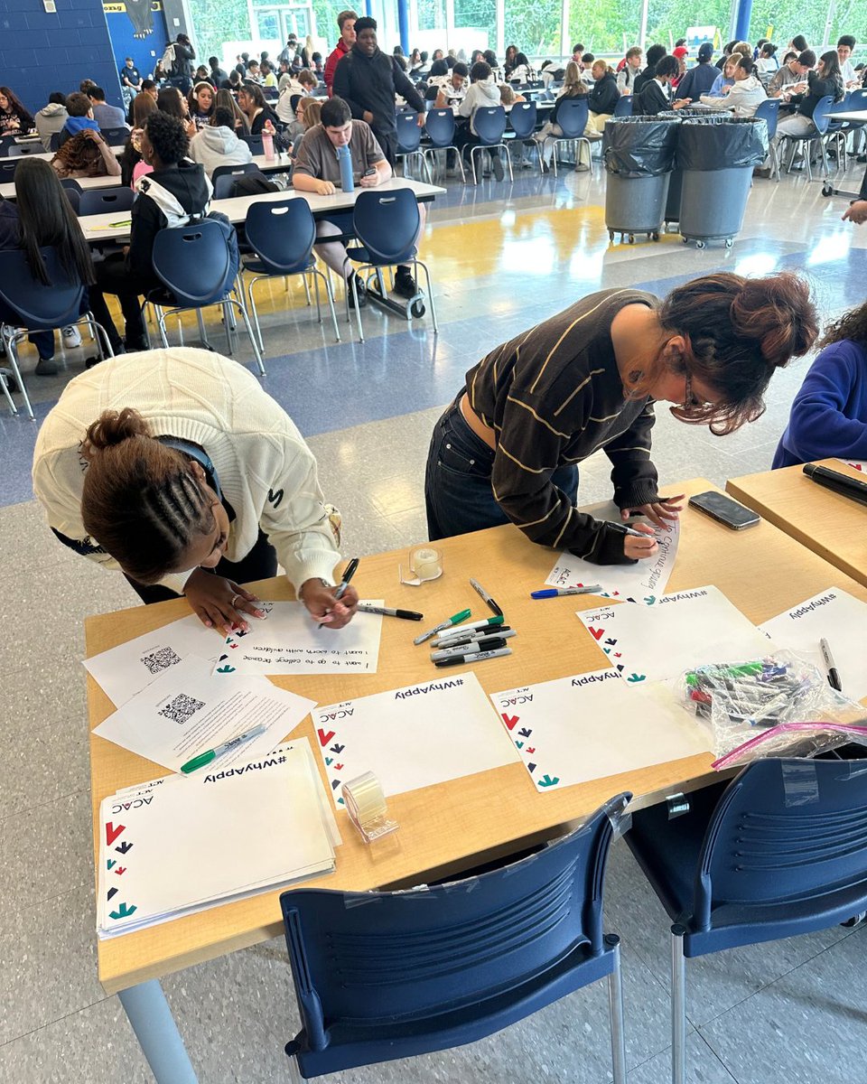 MeridenK12's tweet photo. Platt High School seniors celebrated #WhyApply Day during lunch waves! 🎓 Seniors had the opportunity to share their postsecondary plans and why those plans are important to them.

📸 Photo credit: Aurelio Marinelli

#wootwoot #herestudentssucceed #MeridenCT https://t.co/cZL2juFBuq