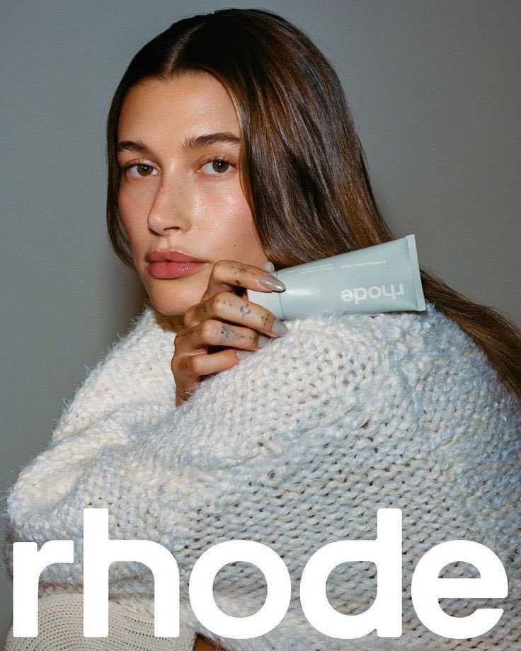 TheePopCore's tweet photo. Hailey Bieber’s brand "rhode" has generated 25.9 MILLION website visits this year so far, matching the 25M+ visits it generated during the same period last year.

"rhode" recorded 35.7M total website visits in 2025, shaping up for its second-biggest year in website traffic. https://t.co/pmoqeIC8OS