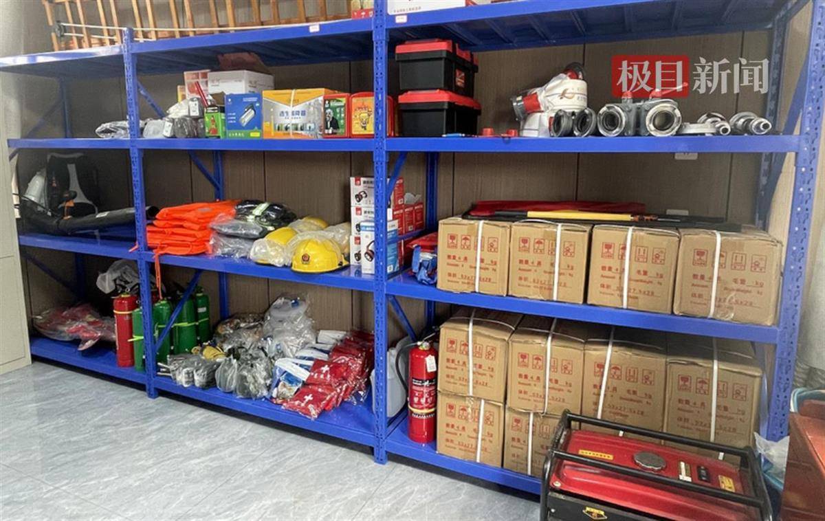 berry155610's tweet photo. If disaster strikes, having enough building materials is key—we dare you to prepare for such scenarios now!， https://t.co/818Lq3nuTA