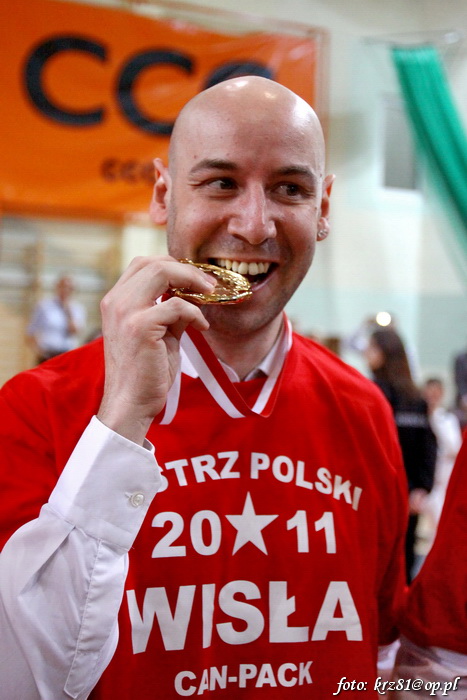8Samuraj's tweet photo. Życzyłbym sobie i innym aby taka atmosfera wróciła do hali.. Powodzenia @Wisla_Basket @mzietara7  
#WisłaTwitter https://t.co/xesOxTqbKe