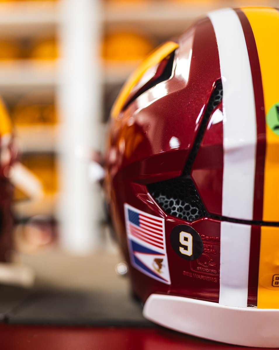 Commanders's tweet photo. Remembering Monte Coleman and Sonny Jurgensen 💛 https://t.co/MCfN8JCpP6