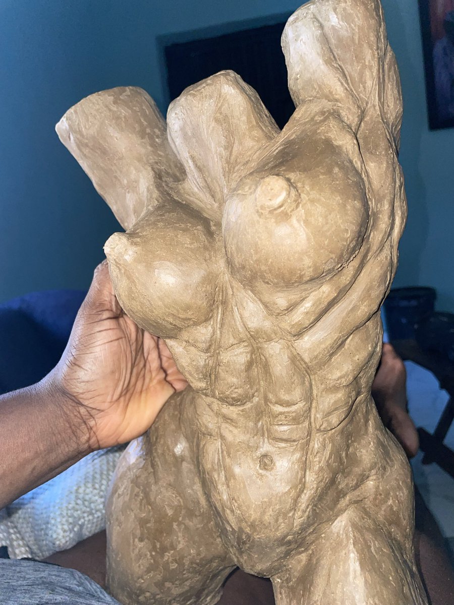 iamgodsonia's tweet photo. If you like with your big belle roll eye pass, na still you i dey motive with my creative sculpture  to take your gym or exercise serious🙄🙄. 

#abs #investment #gymrat https://t.co/tbyRMRl78p