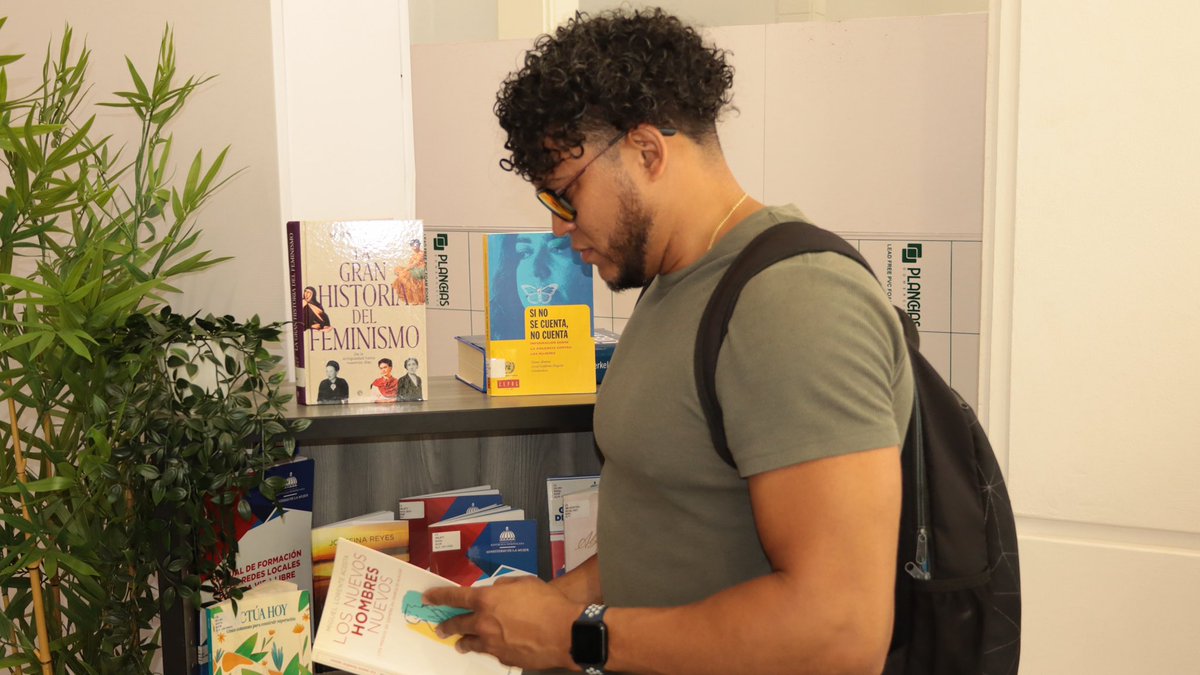 MMujerRD's tweet photo. Un encuentro para compartir nuestra propuesta en la Feria y seguir acercando contenidos que promuevan educación, reflexión e igualdad.
#MMujerRD #EscuelaDeIguladad #FILSD2026 https://t.co/JMwim9ItWg