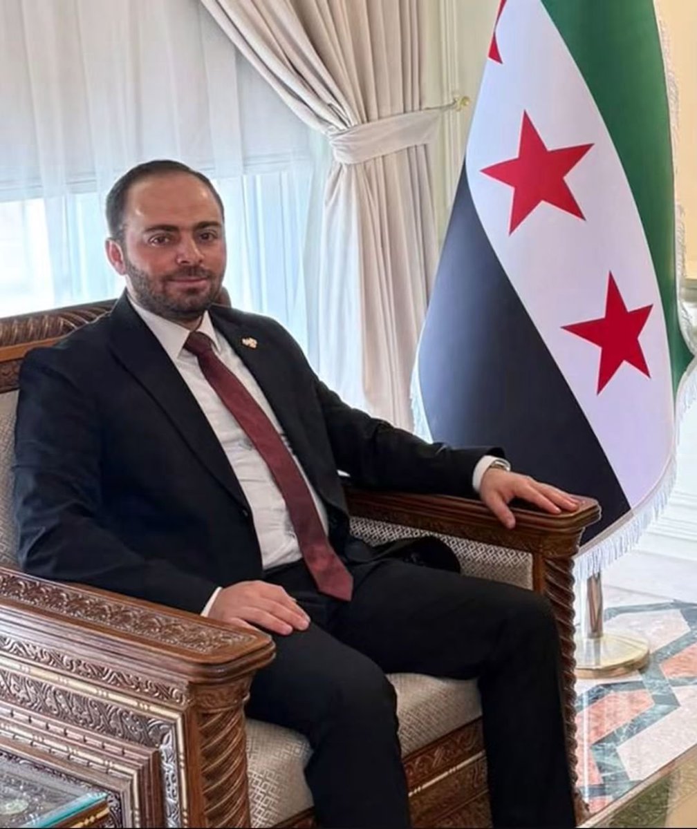 FAHD44747's tweet photo. نقلً عن الإعلامي السعودي ماجد المالكي 

موقف يٌسجل للسفارة السورية في #الرياض  
فلسطيني والدته سورية توفيت أمس الخميس في مدينة #الخبر شرق السعودية ، المهم في مثل هذه الحالات يتطلب احضار موافقة من السفارة السورية قبل الدفن وهذا بروتوكول معمول به مع كل السفارات في السعودية .. 

عندما تم التواصل مع السفارة السورية في الرياض كان رد السفارة خلال (٩) دقائق وانهاء كافة المتطلبات لذوي المتوفى .. 

شكرا سفارة الجمهورية العربية السورية في الرياض

شكرا للسيد / محسن مهباش القائم بأعمال السفارة السورية في الرياض .