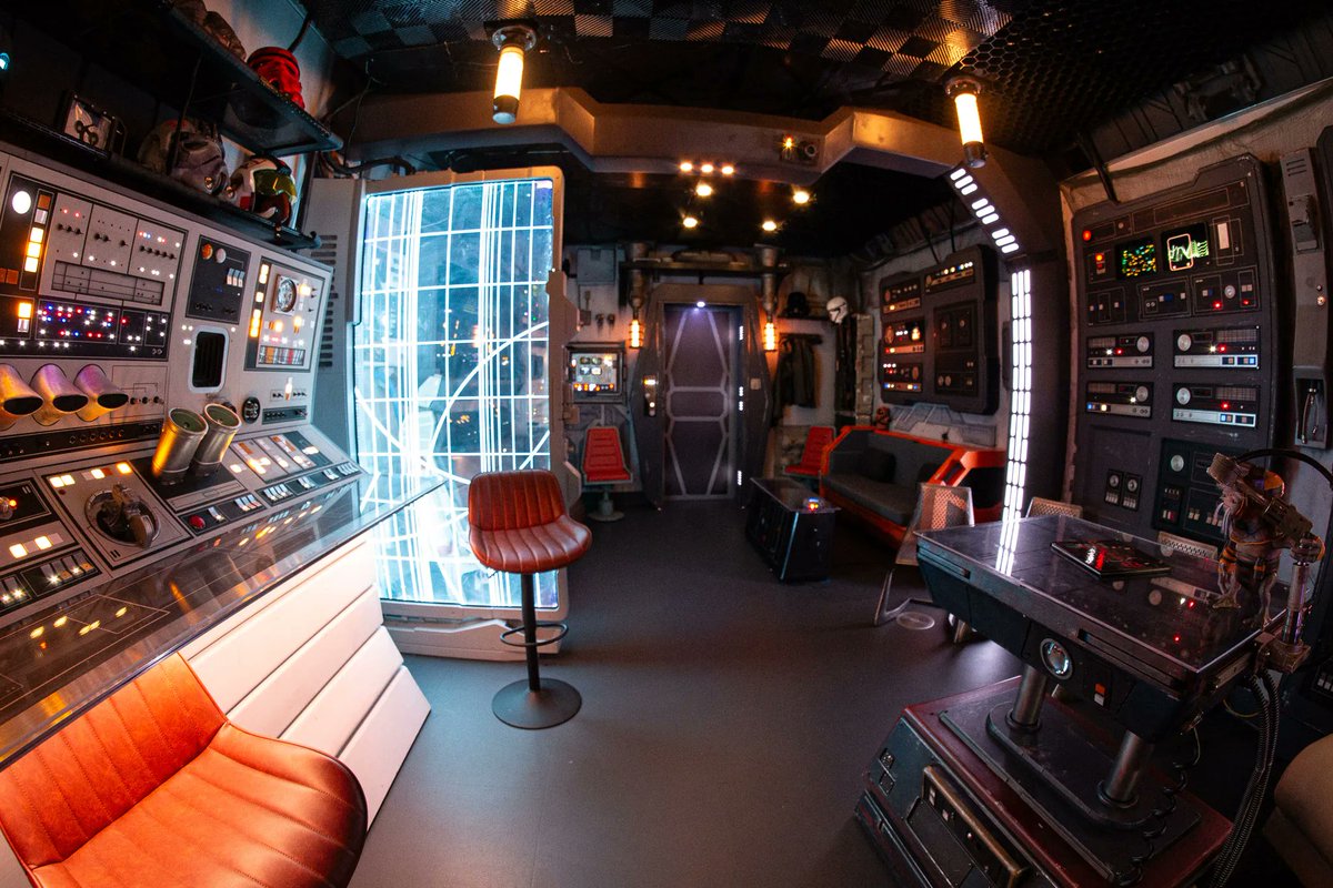 ILMVFX's tweet photo. Stepping into the Hideout feels like stepping right into a Star Wars movie. From the title crawl greeting newcomers to the ambient engine sounds in the background almost everything you see or touch came from a film set. Explore the incredible maker-built space hidden inside Industrial Light & Magic. Read the full story on Make Magazine: https://t.co/3l0QsAJZn7