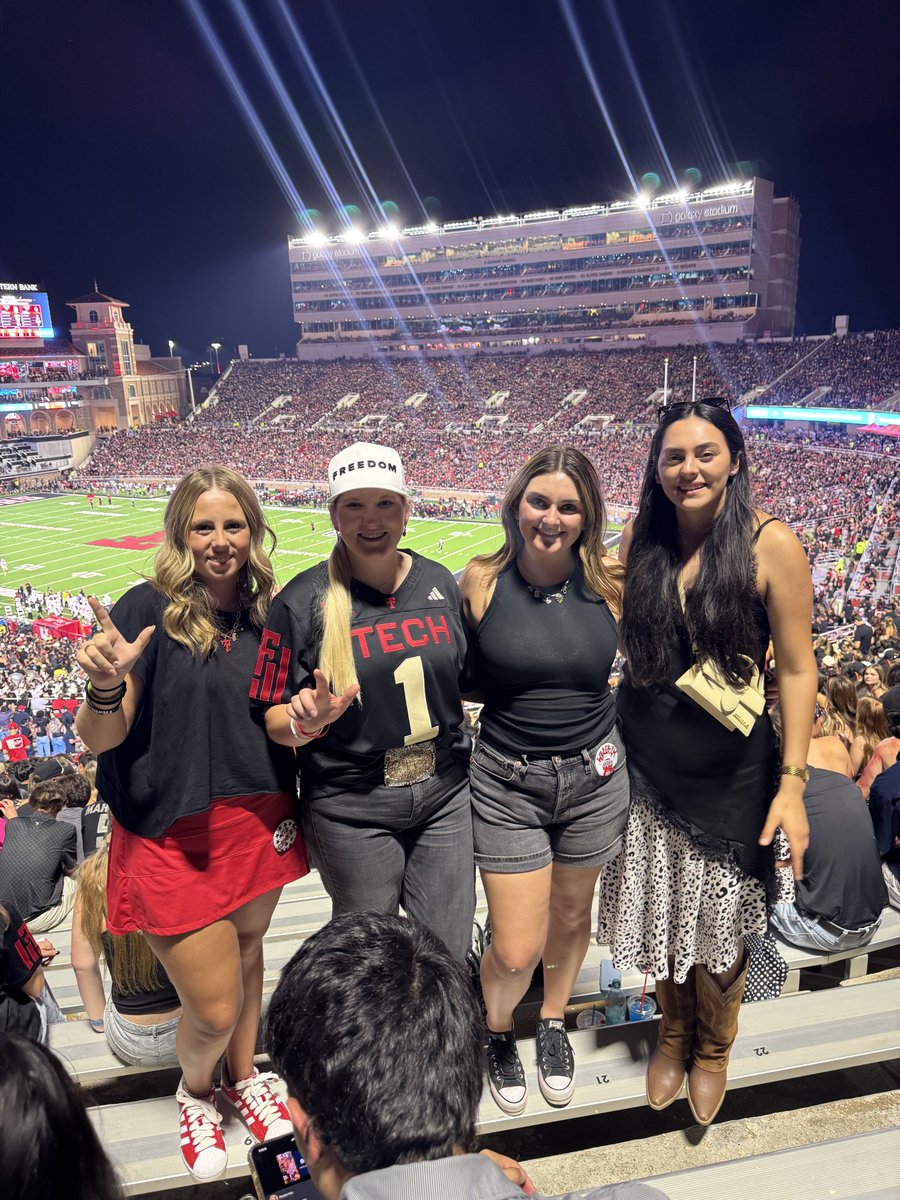 TPUSAatTTU's tweet photo. Nothing beats game day in Lubbock. ππ΄β«οΈπ
Thanks to everyone who came out to our Tech vs. Houston tailgate! #houstonyouhaveaproblem
#turningpoint #tpusa #ttu #lubbock https://t.co/FzR5hL3uKl